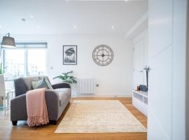 Windsor Castle One-Bedroom Apartment，位于斯劳的酒店