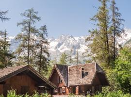 Parcheggio-Camino-WiFi - Chalet immerso nella Natura，位于库马约尔的酒店