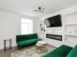 Luxurious 10-Person Modern House with Garden in Central Tonbridge