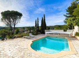 Superbe Gîte T2 4 personnes à 5 mn du Castellet et du Circuit Paul Ricard et à 10 mn de la plage，位于勒卡斯特雷特的酒店