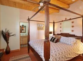 Casita Bee, Santa Fe charmer