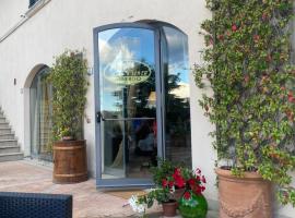 Arca Hotel，位于皮恩扎的酒店