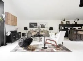 The Loft - Private, Cozy, Pet-friendly Oasis