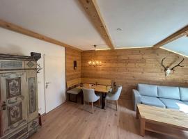FEWO Allgäu Chalet mit Schwimmbad und Sauna，位于奥伯斯特多夫的酒店