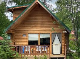 Talkeetna Log Cabin with Hot Tub Unit 2，位于塔尔基特纳的度假屋