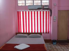 Kirtti Inn Mini Home Non AC，位于Lokpriya Gopinath Bordoloi International的酒店