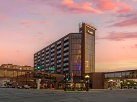 Best Western Plus Waterloo & Cedar Falls，位于滑铁卢的酒店