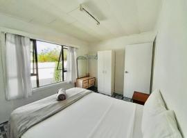 Ocean Cottage - Entire Place in Nukualofa Town Center，位于努库阿洛法的乡村别墅