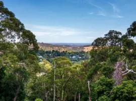 Cozy 3BR in Upwey Villa Scenic Dandenongs Mountain Views
