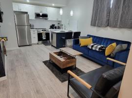 New 2 Bedroom Suite in Airdrie，位于艾尔德里的酒店