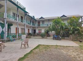 Banolata Lakeside Homestay by StayApart，位于Damanpur的酒店