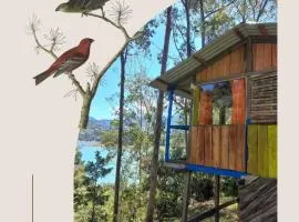 CABAÑA REFUGIO Rodeada de naturaleza y espectacular vista al embalse del Guavio