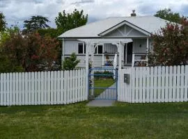 Amiens Cottage, historic, quiet, in heart of Stanthorpe