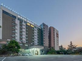 Donghae Gloria Hotel，位于东海市的酒店