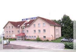 Arcantis Hôtel Acacia，位于Moncel-lès-Lunéville的酒店