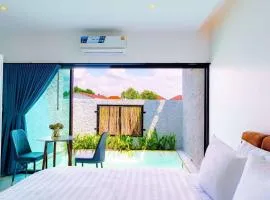 R resident resort
