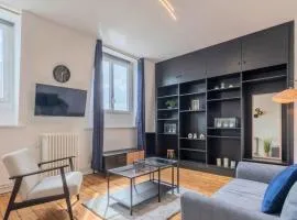 1 bedroom apartment near shops & metro