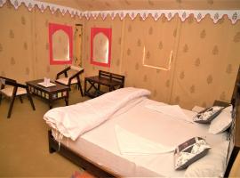 Tejsi Desert Camp，位于斋沙默尔的酒店