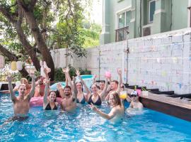 Revolution Khao San by The Bliss，位于曼谷的酒店