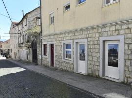 Charming Sinj Town Studio Apartments，位于锡尼的酒店