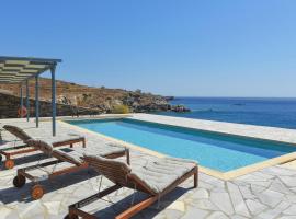 Stunning Home In Ampela, Syros，位于梅加斯·亚洛斯-奈特斯的酒店