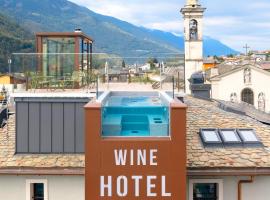 Wine Hotel Ristorante San Carlo - Boutique Hotel & SPA，位于Chiuro的酒店