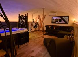 Gîte érotique avec spa privatif，位于Donzère的酒店