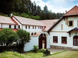 Tříletý Mlýn