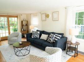 Charming home mins to SU-ESF-Upstate-Le Moyne，位于锡拉丘兹的酒店