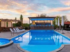 Katerina-Maria Studios & Apartments