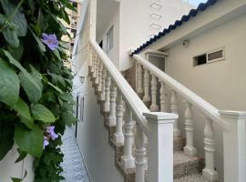 Aparta estudios Mubarak，位于巴兰基亚的带停车场的酒店