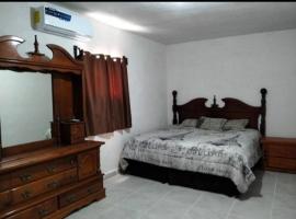casa de descanso con alberca，位于Gómez Palacio的酒店