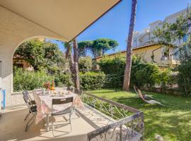 Casa Maddalena al Mare 600m from sea - Happy rentals，位于马里纳-迪-皮特拉桑塔的酒店