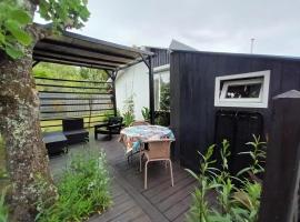 Maison confortable a Andernos les Bains 25 m² velos disponibles，位于安德诺莱斯贝恩的酒店