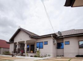 Luxury House in Trede Kumasi，位于库马西的酒店