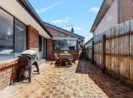 Hearthstone Haven - Spacious Beachside Group Getaway