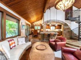 Serenity at Dollar Point - Luxurious 4BR w Private Backyard