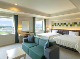 Hotel Kasugai，位于笛吹市的带泳池的酒店