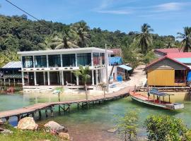 Chener guesthouse 2 beds，位于Kaôh Rŭng (4)的酒店