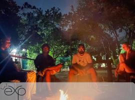 Hostel Exp, Auroville - A Rural Retreat Experience，位于黎明之村的青旅