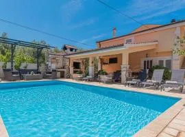 Lovely Apartment In Sibenik With Sauna