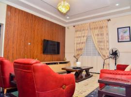 luxurious 3Bedroom Apartment in Gwarinpa, Abuja，位于Gwarinpa的酒店