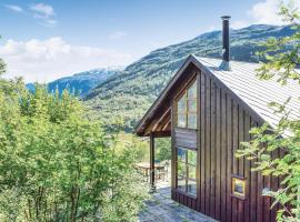 Awesome Home In Røldal With House A Mountain View，位于勒尔达尔的度假屋