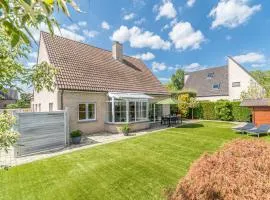 Beautiful Home In Oostduinkerke With Kitchen