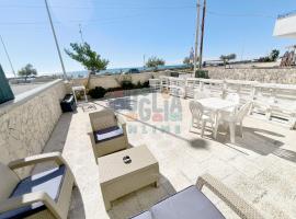 Appartamento La Torre piano terra sul mare Puglia On line，位于托雷莫泽的酒店