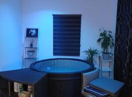 Chalet jacuzzi，位于Aillas的酒店