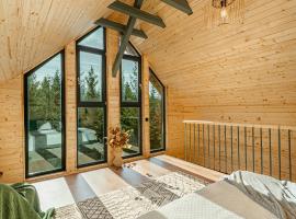 Timber Cabins Apuseni，位于克卢日-纳波卡的酒店