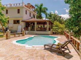 Exclusive Mountain Villa with Ocean View near Puerto Plata，位于Maimón的酒店
