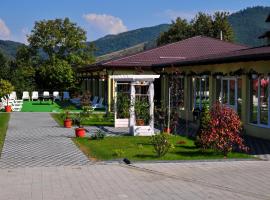 Pensiunea Vadu Izei - Cazare, Restaurant, Piscină, Sală de Evenimente，位于瓦杜伊泽的酒店