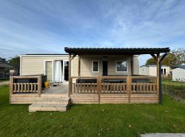 Neu 6Pers Chalet De Oase Renesse Nordsee，位于雷讷瑟的酒店